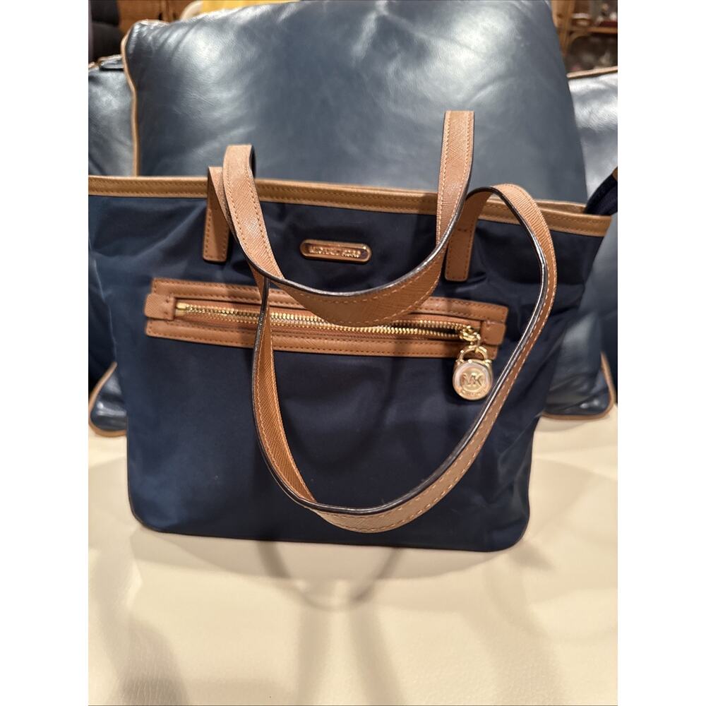 Michael Kors Kelsey Nylon Tote Bag Medium Top-Zip Navy Blue